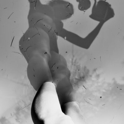 PHOTO AQUARIUS, A WOMAN POURING WATER FROM A JUG NIKON D90 CAMERA, FOCAL 35mm, F 4,5 $ 500, ALICE POSLUSZNA